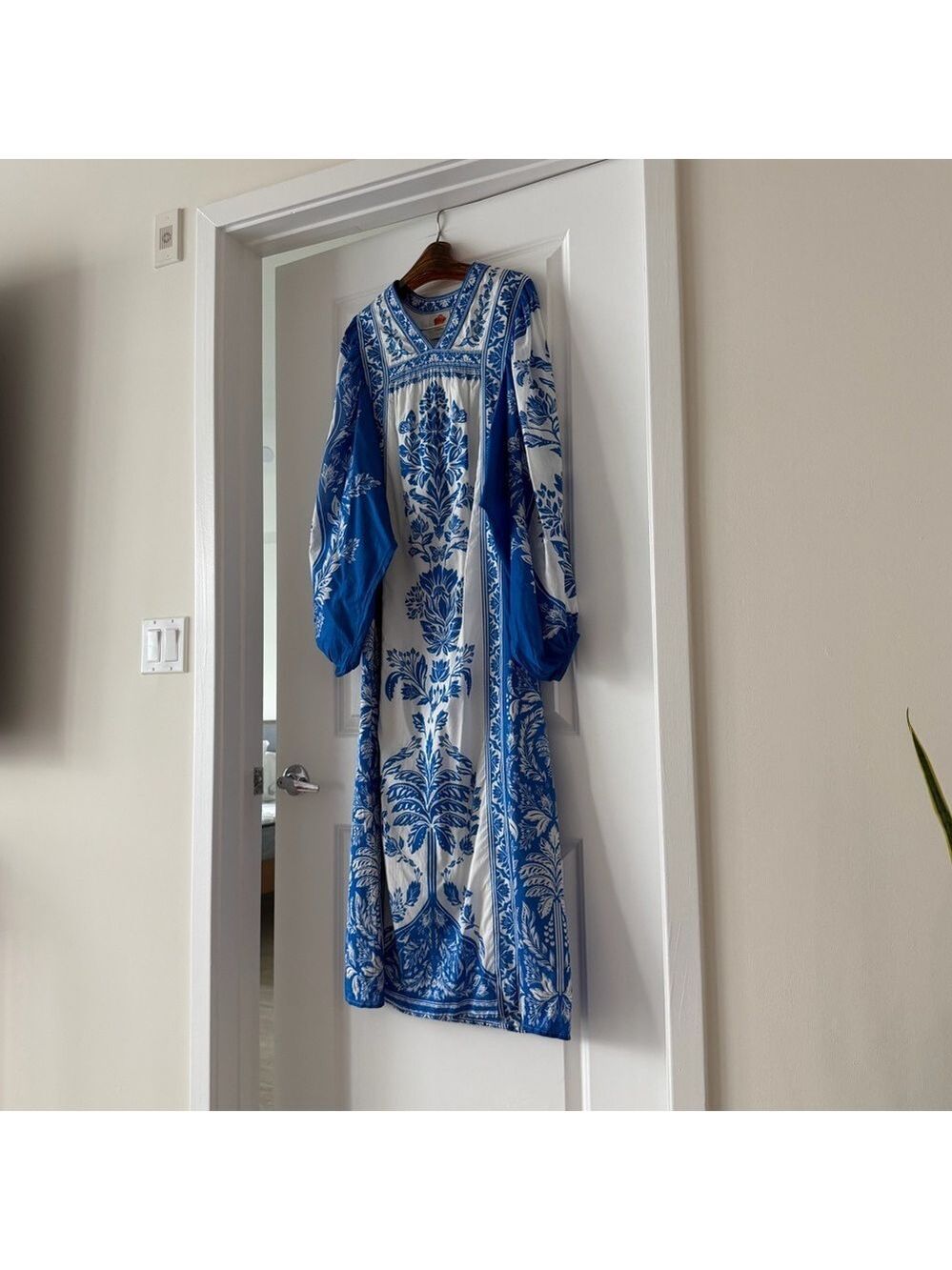 Farm Rio Off-White Delicate Tapestry Long Sleeve Maxi Dress - Picture 6 of 10